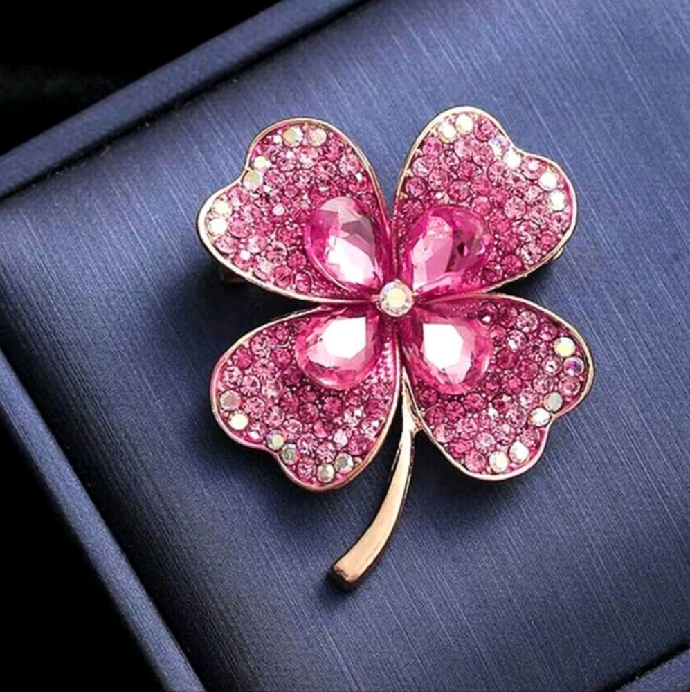 Pink Clover Brooch - Picture 3 of 3